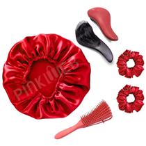Touca de Cetim + 1 Escova polvo + 2 Xuxinhas + Escova mágica Touca de Cetim + 1 Escova polvo + 2 Xuxinhas + Escova mágica