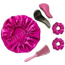Touca de Cetim + 1 Escova polvo + 2 Xuxinhas + Escova mágica Touca de Cetim + 1 Escova polvo + 2 Xuxinhas + Escova mágica