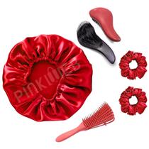 Touca de Cetim + 1 Escova polvo + 2 Xuxinhas + Escova mágica Touca de Cetim + 1 Escova polvo + 2 Xuxinhas + Escova mágica