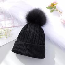 Touca Infantil/Juvenil Trançada com Pompom Forrada Quentinha.
