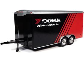 Trailer de carro fechado Yokohama Motorsports preto/vermelho escala 1/18