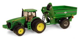 Trator de brinquedo John Deere ERTL Big Farm com carrinho de grãos J&M 1:64