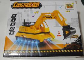 Trator de plástico c/ motor á pilha TK-1812