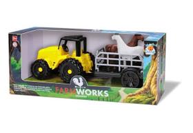 Trator farm works com animais