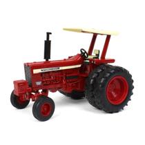 Trator Farmall 856 em escala 1/32 com ROPS, Rodas Duplas e Eixo Dianteiro Larguíssimo