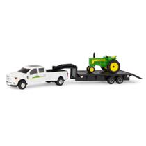 Trator John Deere 530 de brinquedo em escala 1:64 com caminhão e reboque Ford F350