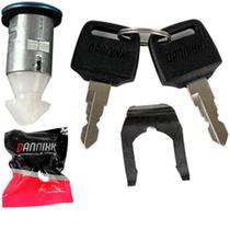 Trava da Tampa Lateral Direita - Titan 150 de 2004 a 2008