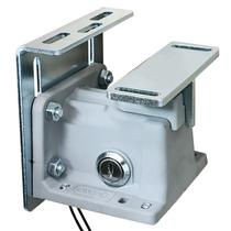 Trava para Portão Basculante TRANK BT - Versão com elétrica no batente Trava para Portão Basculante TRANK BT - Versão com elétrica no batente