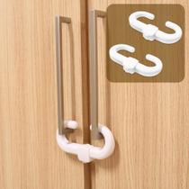 Trava Slide para Armário 2 Peças Formato C Comtac Kids 1389 - Comtac Kids & Care