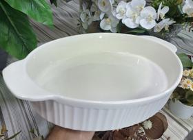 Travessa oval de 35 cm, refratária com alças Travessa oval de 35 cm, refratária com alças