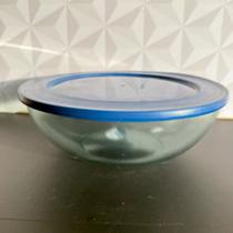 Travessa tigela de vidro com tampa azul redonda saladeira grande vitazza para alimentos