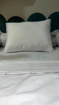 Travesseiro Bebê Berço e Carrinho Soninho Hipercal 200 Fios 30x40cm Macio Branco