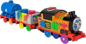 Trem de brinquedo motorizado Thomas e amigos falando sobre Nia há mais de 3 anos