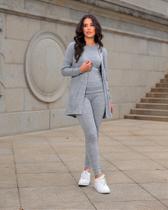 Tri-conjunto blusa, cardigan e calça lanzinha Tri-conjunto blusa, cardigan e calça lanzinha
