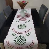 Trilho de mesa balcão bordado caseado do nordeste