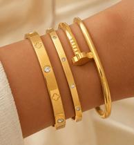 Trio Braceletes Feminino Trevo Dourado 18k Elegância e Luxo Trio Braceletes Feminino Trevo Dourado 18k Elegância e Luxo