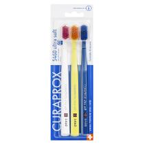 Trio Curaprox com 3 escovas cores Ultra Macia