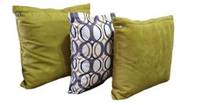 Trio de Almofadas Decorativas Camurça e Veludo Verde Oliva Trio de Almofadas Decorativas Camurça e Veludo Verde Oliva