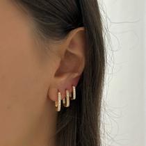 Trio de argolas retangular cravejada em zircônias Trio de argolas retangular cravejada em zircônias