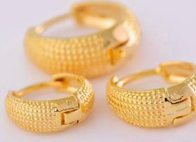 Trio de Brincos Argolas Três filetes