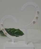 Trio de brincos c/ formato coração pedra zirconia . Trio de brincos c/ formato coração pedra zirconia .