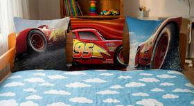 Trio de capas de almofada carros