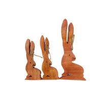 Trio de Coelhos Vermelho em Madeira com Laço - 1 unidade - Rizzo Trio de Coelhos Vermelho em Madeira com Laço - 1 unidade - Rizzo