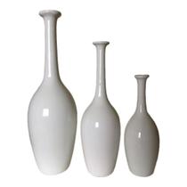 Trio de garrafas vaso decorativas em cerâmica branca brilho G43x14cm M35x11cm P26x9cm
