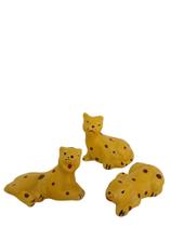 Trio de Onças Guepardo deitada de porcelana miniaturas enfeite