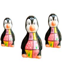 Trio de Pinguins Reis em cerâmica de Geladeira e Sala Decorativos Trio de Pinguins Reis em cerâmica de Geladeira e Sala Decorativos