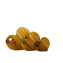 Trio de Tábuas Coração com Coração Vazado de Madeira Teca