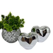 Trio decorativo vaso de vidro + dois coração prateado