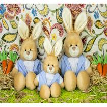 Trio maior coelhos de pelucia nino - colete , 18/22/26 (sentados) Trio maior coelhos de pelucia nino - colete , 18/22/26 (sentados)