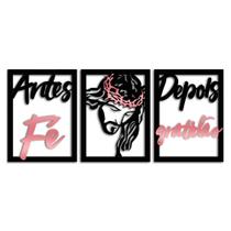 Trio Quadros Cristo Antes Fé Depois Gratidão com Detalhes em Acrílico Rose Trio Quadros Cristo Antes Fé Depois Gratidão com Detalhes em Acrílico Rose