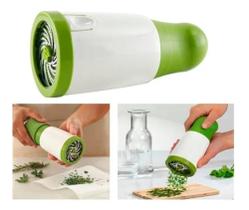 Triturador/ Moedor de ervas e tempero