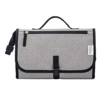 Trocador de bebê Comfy Cubs Waterproof Travel Station cinza