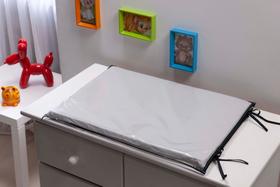 Trocador para Comoda de Bebê Cinza e Preto Trocador bebe Menino cinza acabamento Preto