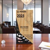 Troféu Abstract Polygon - Placa de madeira Gravada a Laser com Detalhe em impressao 3D