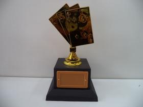 Troféu de baralho (22 cm). Troféu de baralho (22 cm).