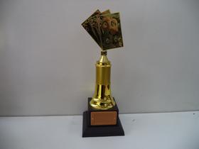 Troféu de baralho (33 cm). Troféu de baralho (33 cm).