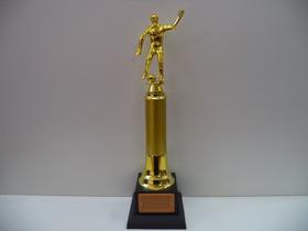 Troféu de futebol (40 cm).