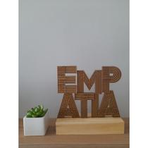 Troféu de Palavras Motivacional Empresa em MDF para Decoração com Base de Pinus - 1 unidade