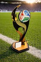 Troféu Futebol Copa Do Mundo 30cm Mdf Com Acrílico 1º Lugar Dourado Troféu Futebol Copa Do Mundo 30cm Mdf Com Acrílico 1º Lugar Dourado