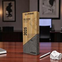 Troféu Tower - Torre de madeira com base de concreto