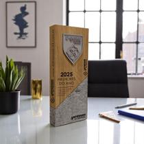 Troféu Tower - Torre de madeira com base de concreto - Brasão da sua LOGO em Resina Troféu Tower - Torre de madeira com base de concreto - Brasão da sua LOGO em Resina