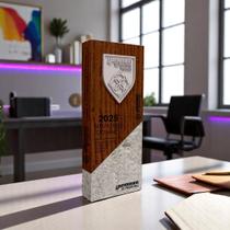 Troféu Tower - Torre de madeira com base de concreto - Brasão da sua LOGO em Resina Troféu Tower - Torre de madeira com base de concreto - Brasão da sua LOGO em Resina