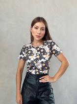 Tshirt basic tl floral preto e amarelo Tshirt basic tl floral preto e amarelo