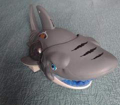 Tubarão Fujão Toca Musica Led Baby-shark Brinquedo