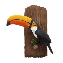 Tucano Na Casca Enfeite De Parede Decoração Jardim - Resina Artesanal