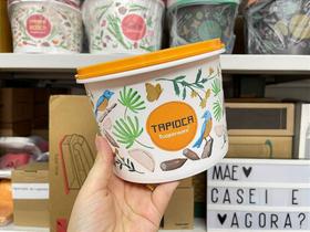 Tupper Caixa Redondinha com Bico Dosador Tapioca Floral 300 gr / 500 ml - Armazenamento Tupper Caixa Redondinha com Bico Dosador Tapioca Floral 300 gr / 500 ml - Armazenamento